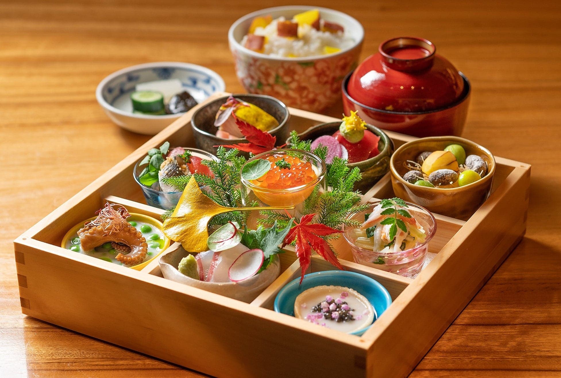 ホテルグランヴィア岡山の日本料理「吉備膳」で提供された彩り豊かな料理の一例
