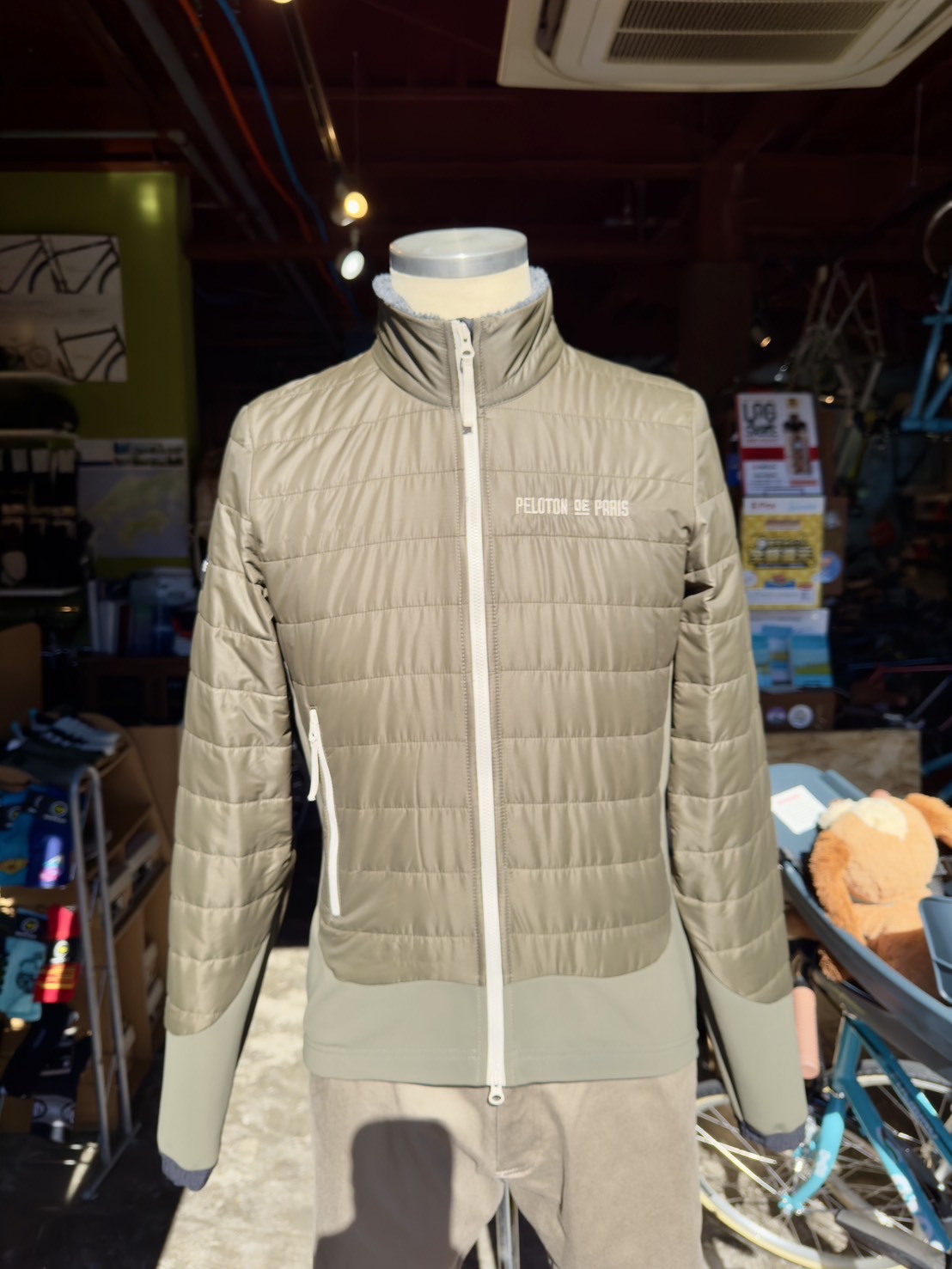 PELOTON DE PARIS】ウィンタージャケットVAINQUEUR PUFFY JACKET |  CycleZ（サイクルゼット）岡山駅すぐのロードバイク・クロスバイク・スポーツ自転車屋さん